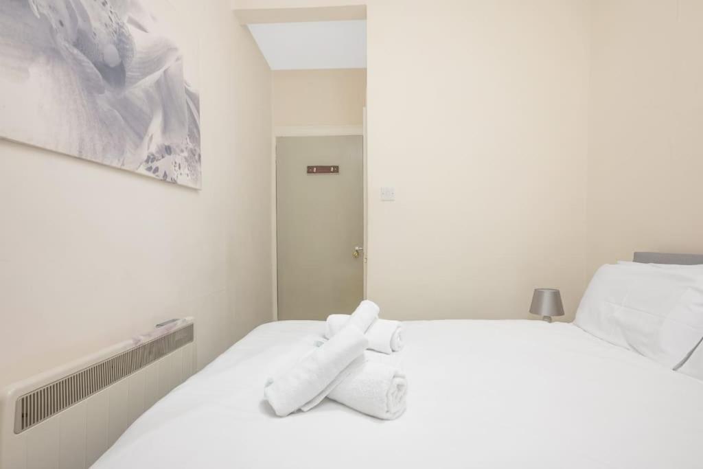 Two Bedroom Apartment-Central Edinburgh-Old Town-Licensed מראה חיצוני תמונה