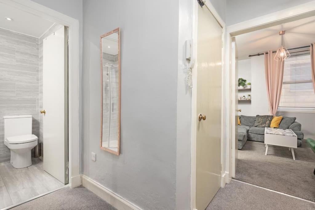 Two Bedroom Apartment-Central Edinburgh-Old Town-Licensed מראה חיצוני תמונה