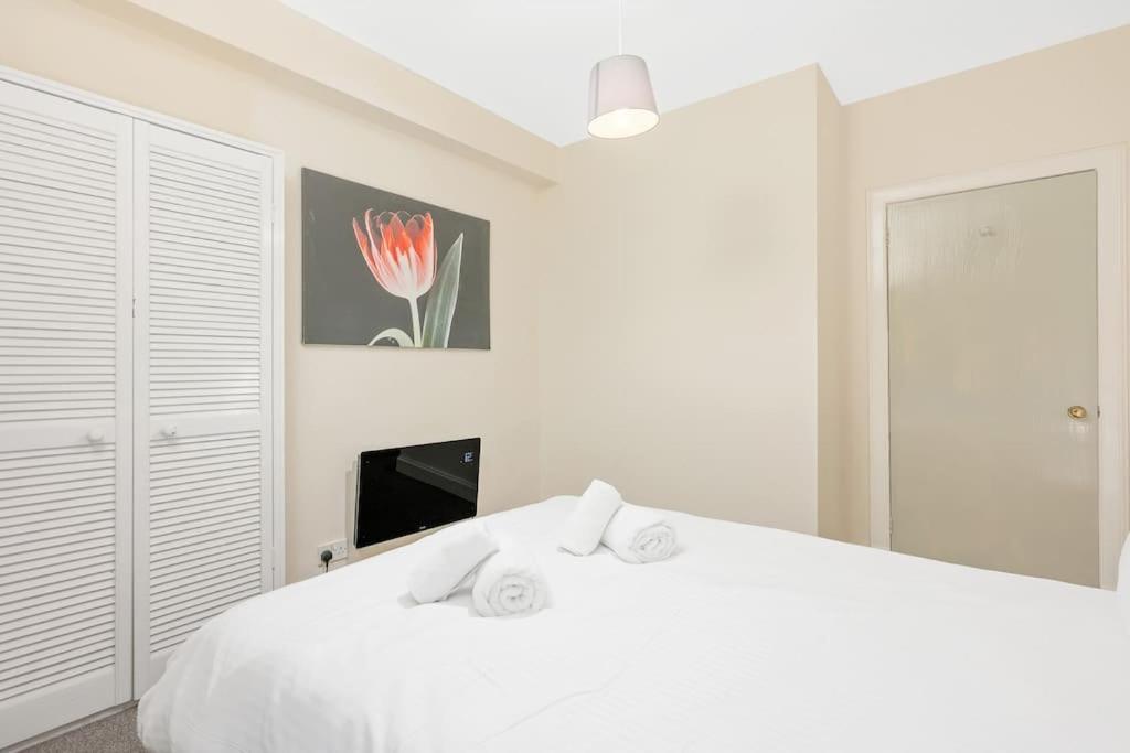 Two Bedroom Apartment-Central Edinburgh-Old Town-Licensed מראה חיצוני תמונה