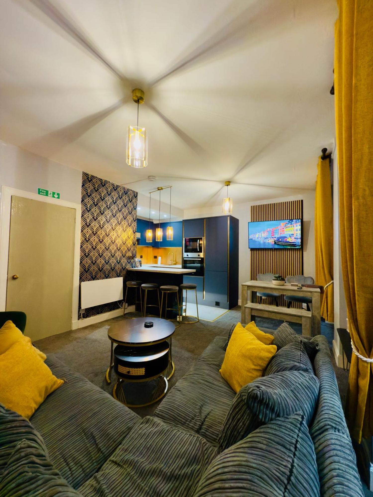 Two Bedroom Apartment-Central Edinburgh-Old Town-Licensed מראה חיצוני תמונה