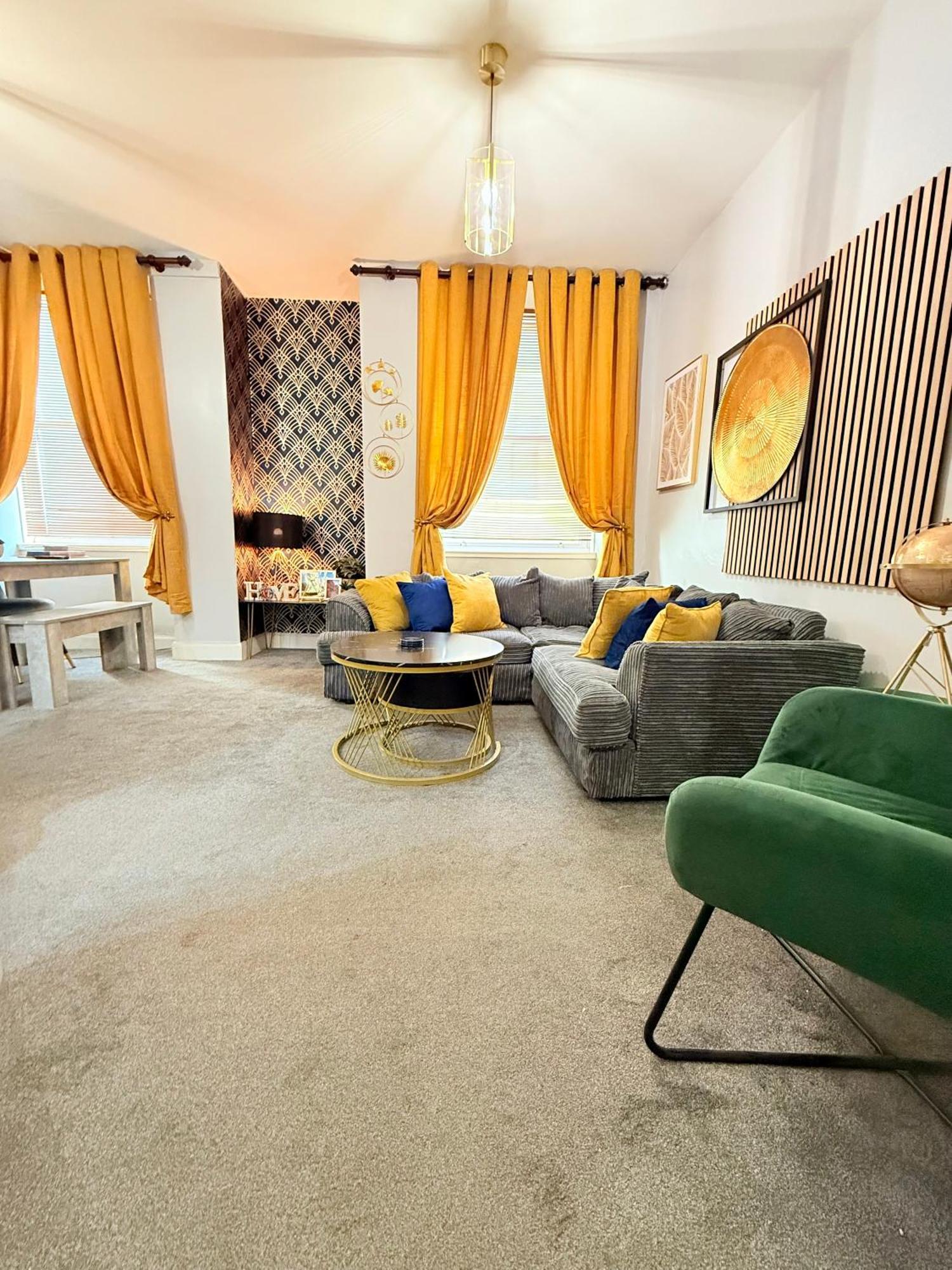 Two Bedroom Apartment-Central Edinburgh-Old Town-Licensed מראה חיצוני תמונה